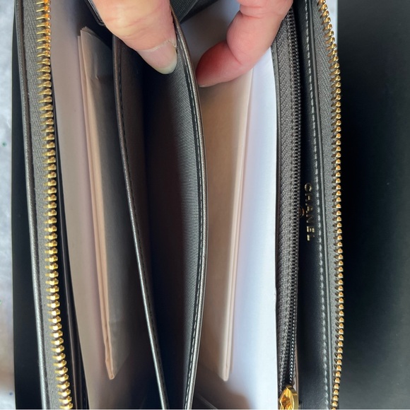 CHANEL WRISTLET/WALLET NEW IN BOX WITH COA CARD - Picture 8 of 13